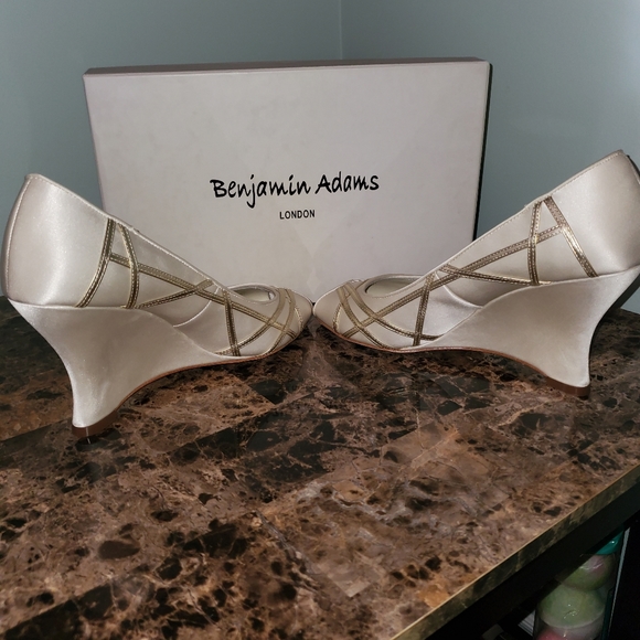 Benjamin Adam's Veronica Silk Ivory Shoes - Picture 8 of 12